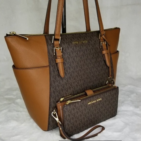 🎉Host Pick x2🎉 NEW MICHAEL KORS 2 SET AUTHENTICITY GUARANTEED - Picture 8 of 12